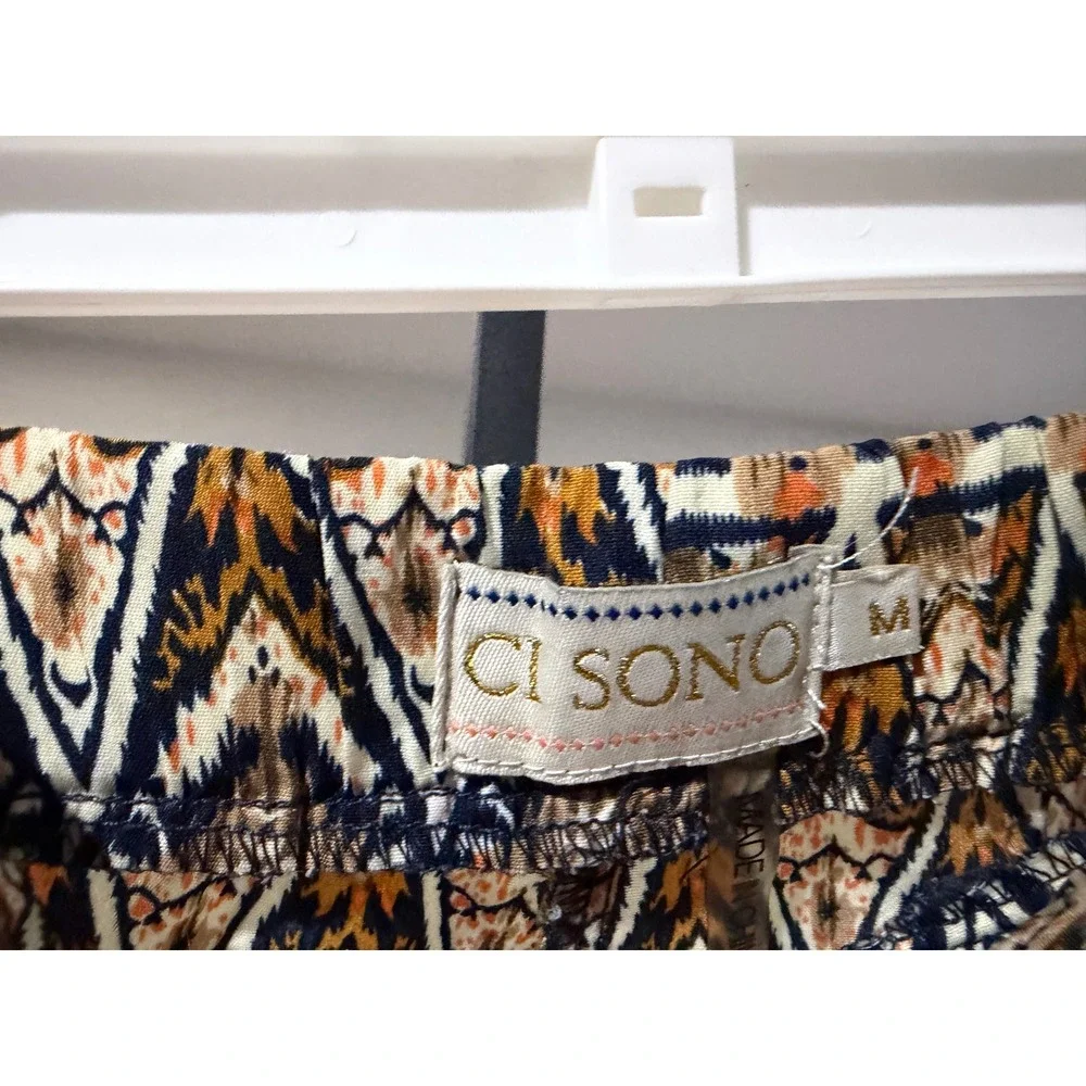 Ci Sono Womens Medium Tribal Geometric Print Tulip Shorts Crochet Lace Trim Navy - Picture 4 of 4